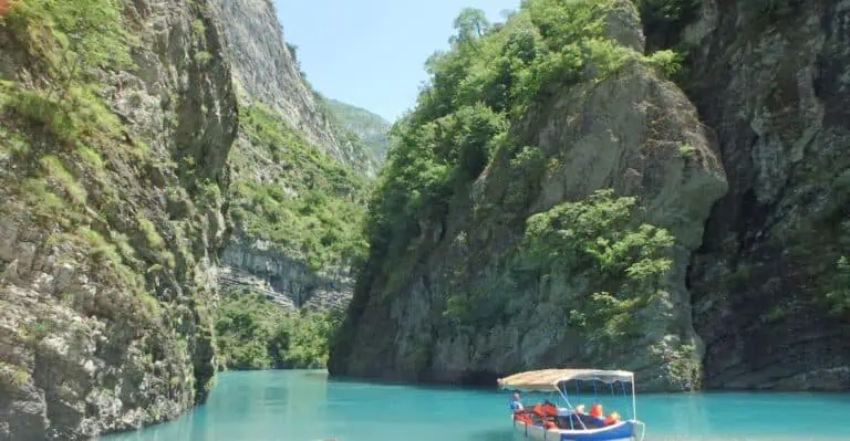 Daily tour to Shala River